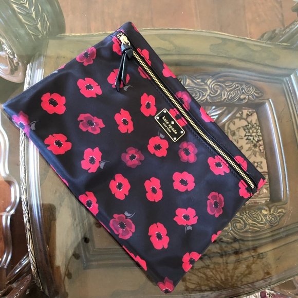 kate spade Handbags - NWT kate spade poppy print large drewe bag